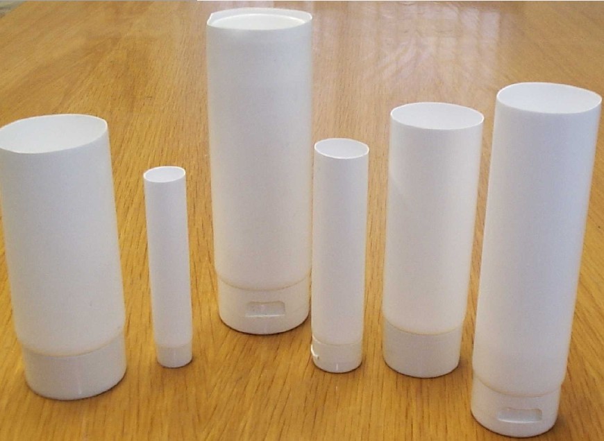 Plastic soft tubes