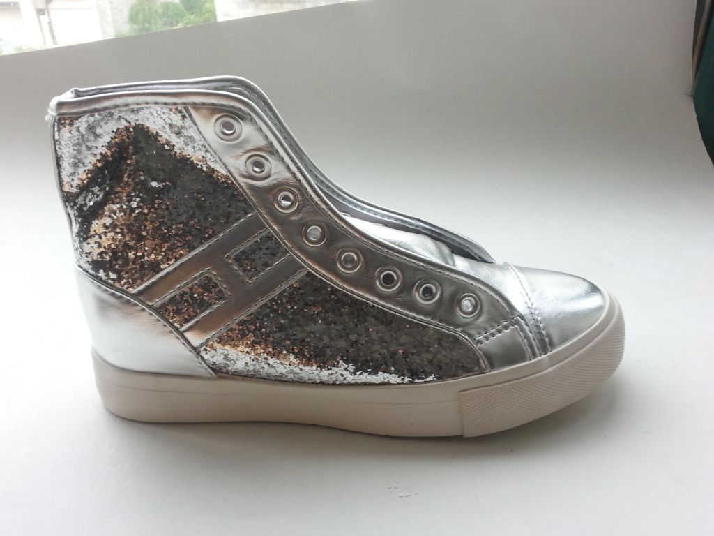 women casual shoe