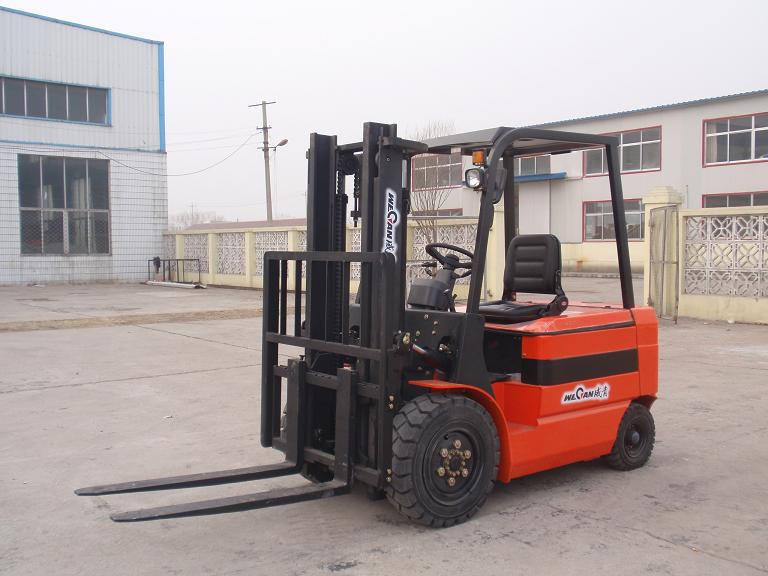 Electric forklift