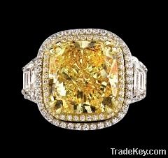 Big yellow diamond engagement ring 4.71 cts. 3-stone