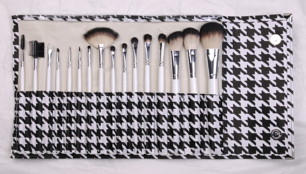 cosmetic brushes