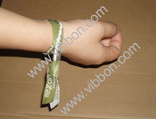 Attractive Fabric Wristband