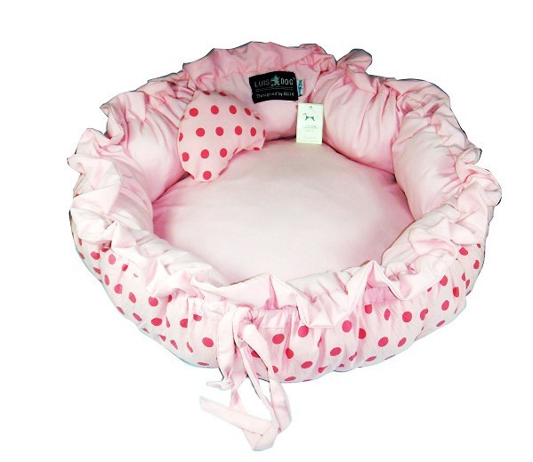 Luxury  heart  pet  bed