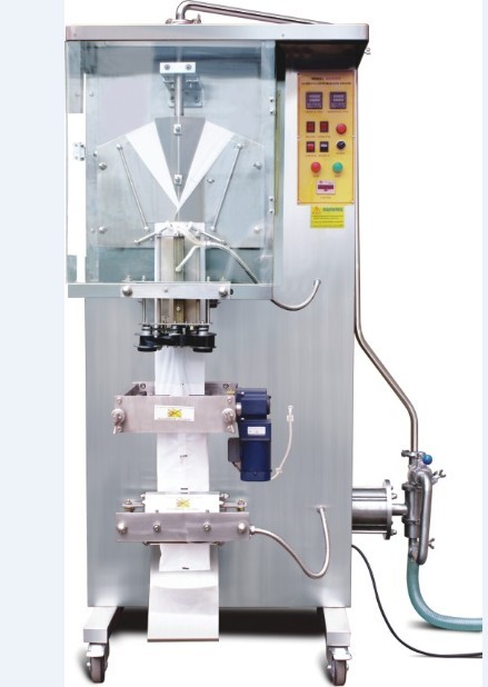 Automatic liquid packaging machine