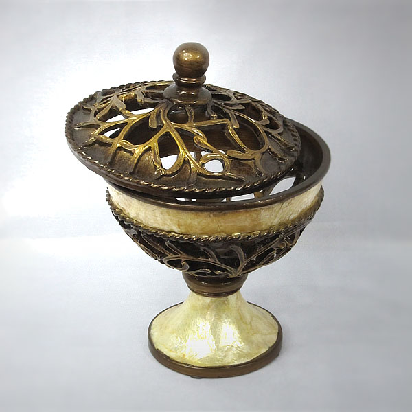 Golden Pierced Decorative Resin Fruit Tray