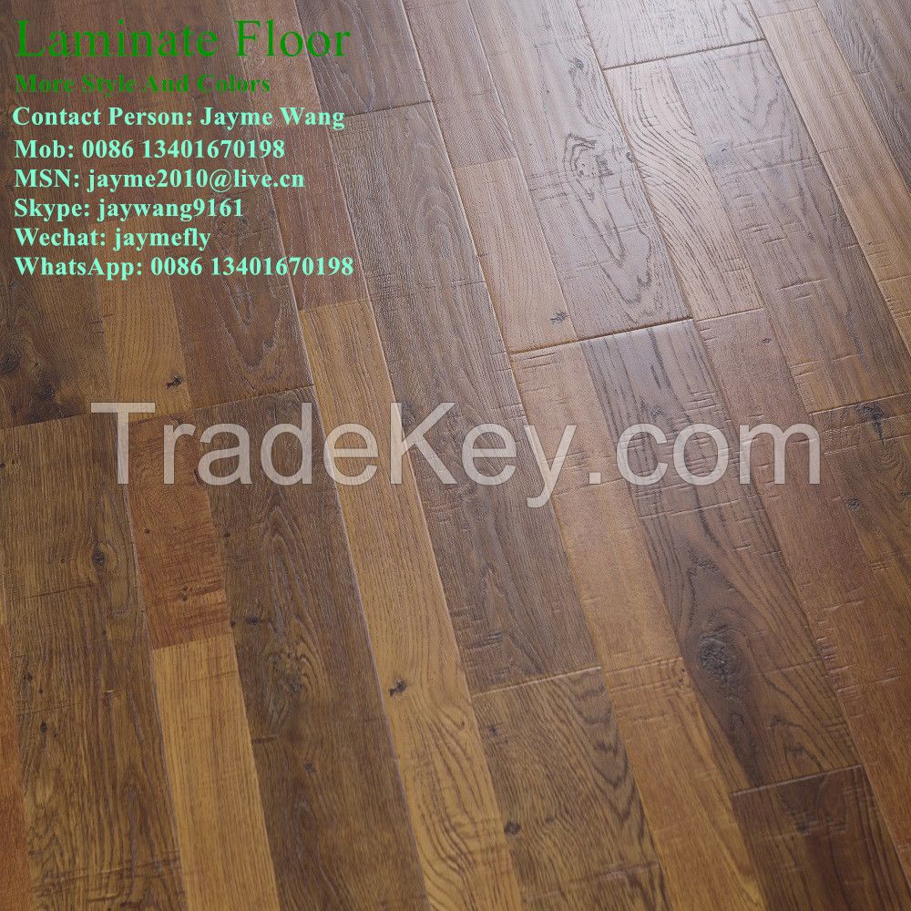 LAMINATE FLOORING