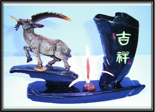 Pen Holder in Goat Design, Carved out of ox horn