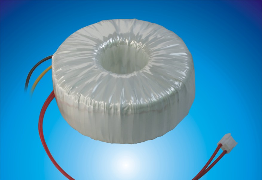 Toroidal transformer for UPS industry