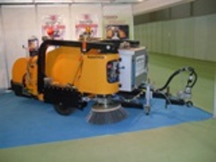 TRACTOR TOWEL SWEEPER MACHINES