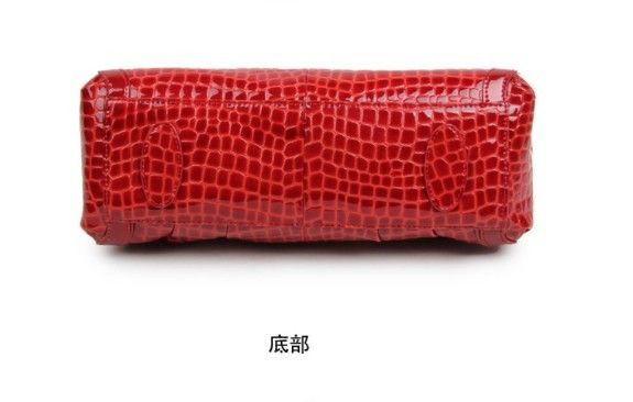 Woman genuine leather tote bag