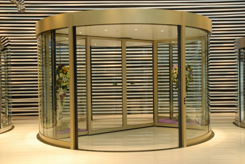 Revolving door