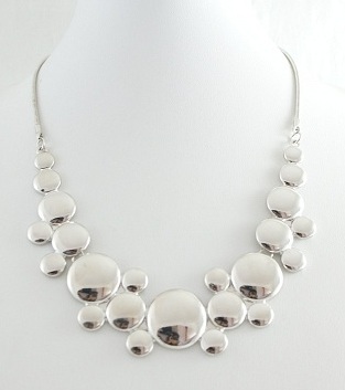 SMOOTH ROUND METAL CONNECTED NECKLACE