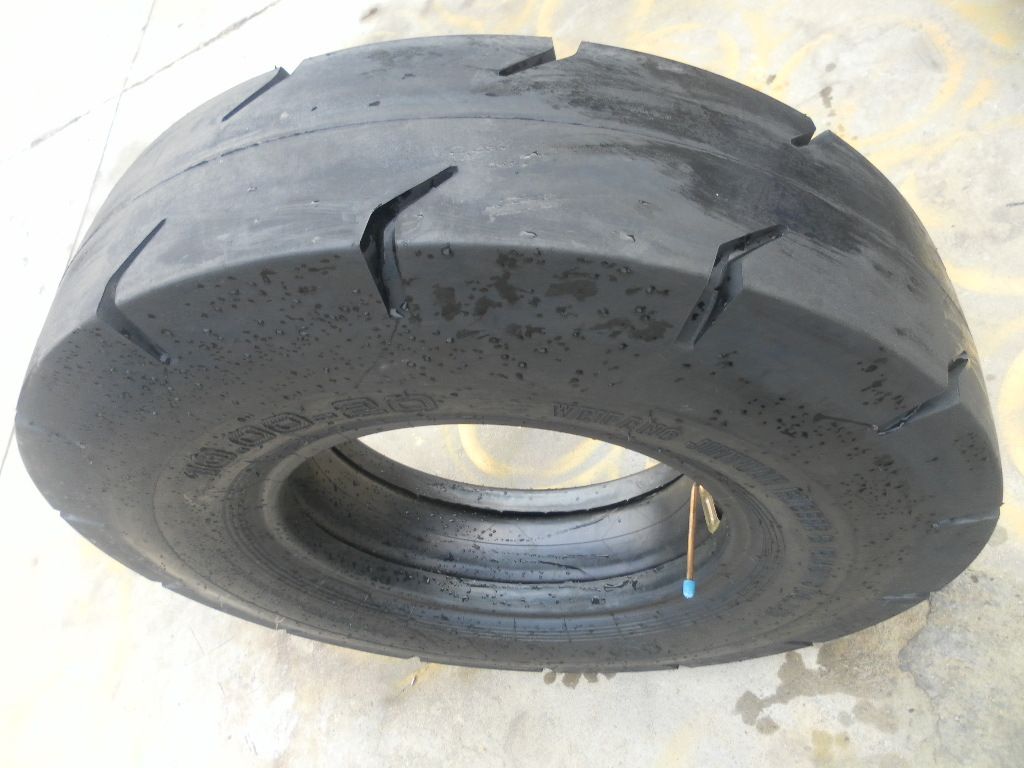 Underground Tyre: 1000-20