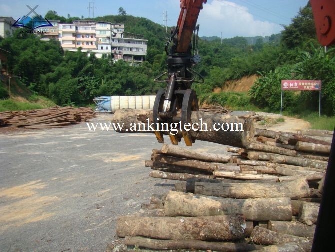 Hydraulic timber grab for excavator wood handing