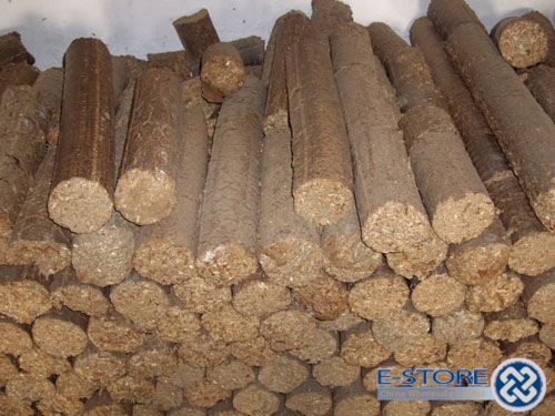 Straw pellets, briquettes