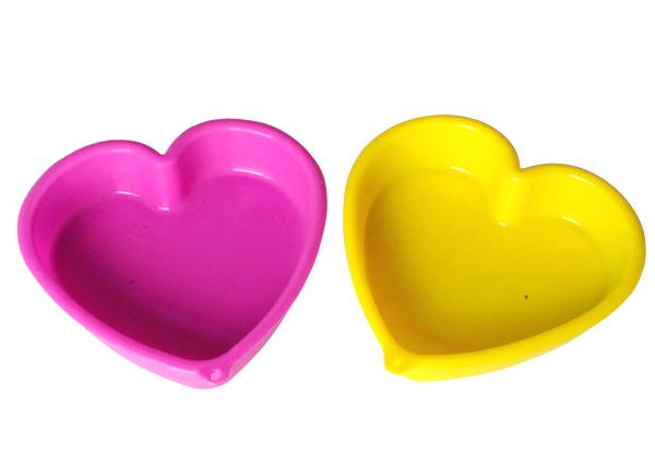 silicone heart-shape cake mould