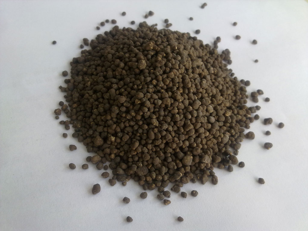 Organic-inorganic compound fertilizer