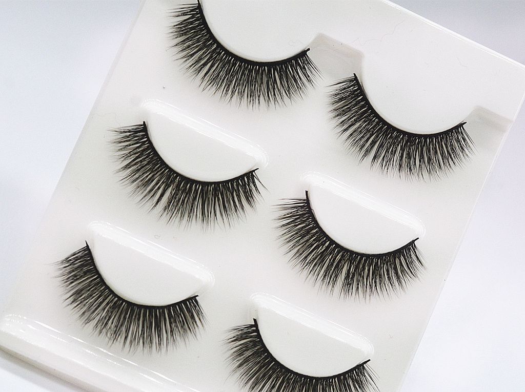 eyelashes  extensions