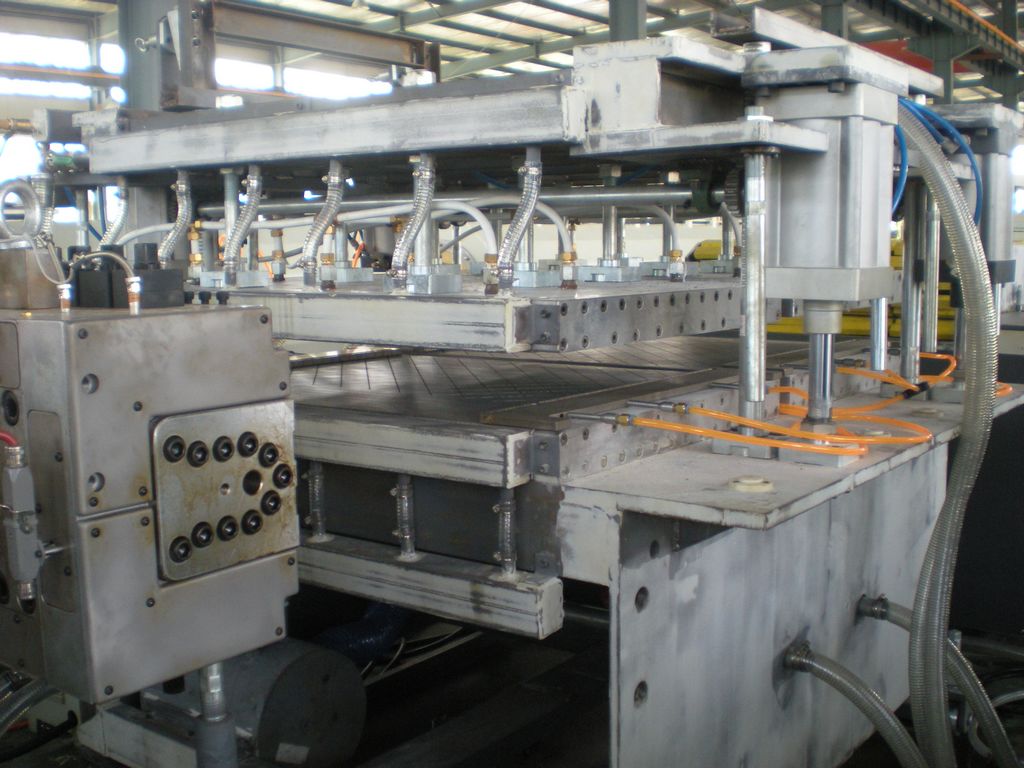 Plastic Hollow Grid Plates Machine