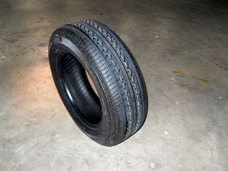 PCR tire 205/65R15