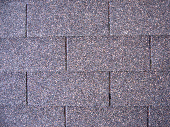 Single-deck standard asphalt shingle