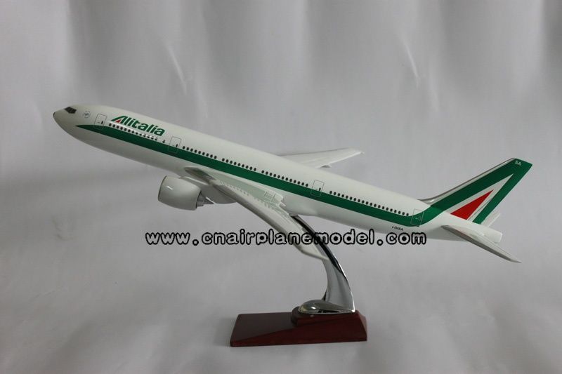 aircraft model Boeing777 Italy 47CM