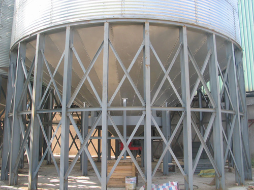 Feed storage silos