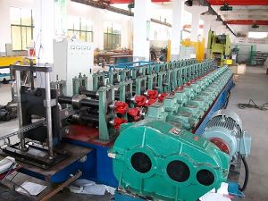 Storage rack roll forming machine