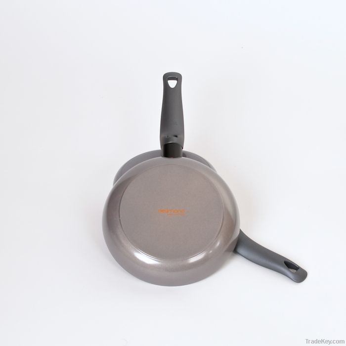 Non-stick fry pan