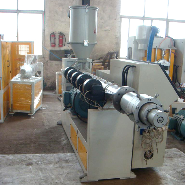 Conical Twin-Screw Extruder (SJSZ 65)