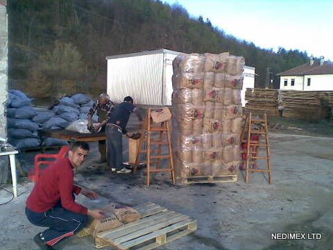 Hardwood charcoal in 5 kg paper bags