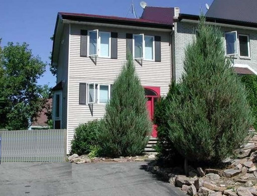 Beautiful Townhouse close to Montreal, Quebec, Canada