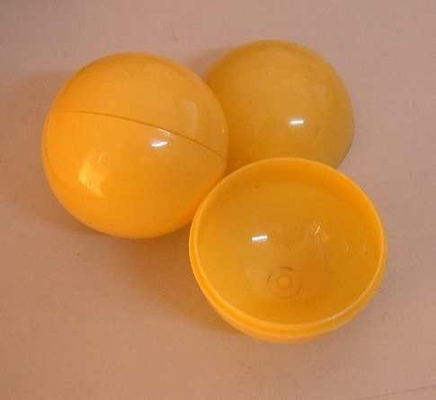 Plastic capsules