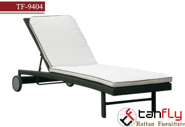 TF-9404Pool side sun lounger/rattan bed lounger