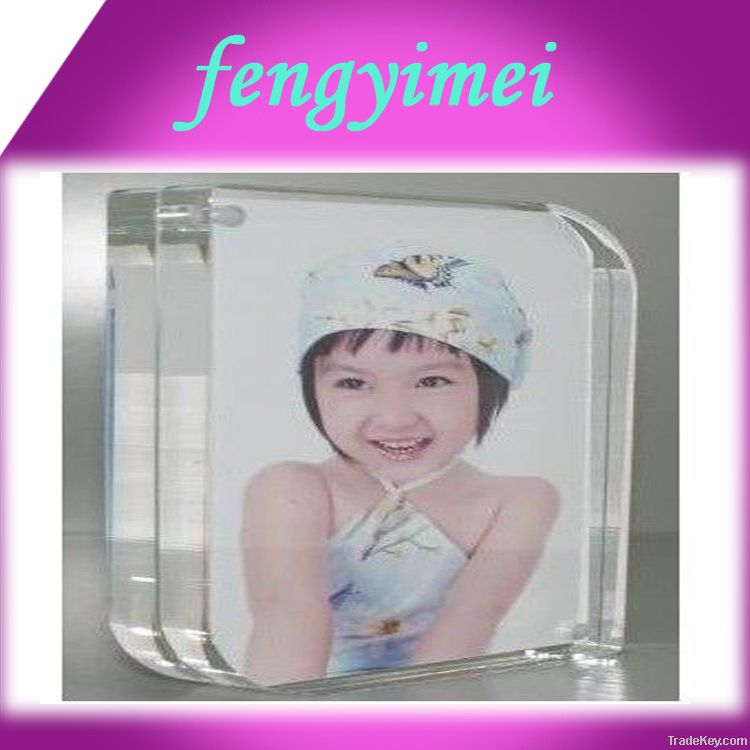 Acrylic magnetic photo frame