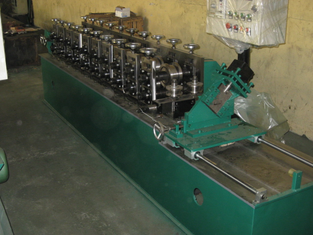 roll forming machine