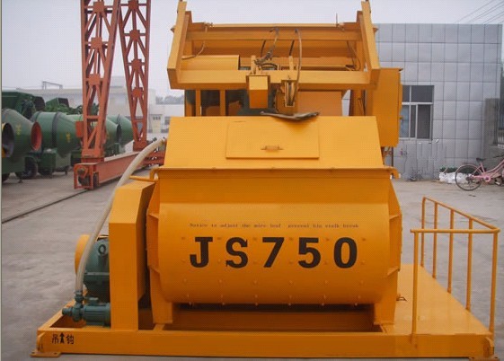 Automatic concrete mixer