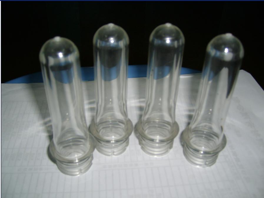 PET bottle and preform mold