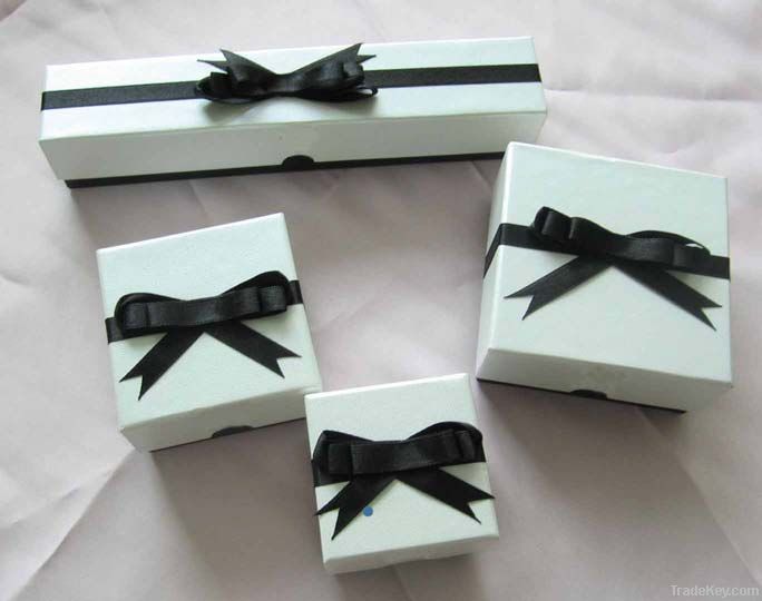 Paper jewellery box