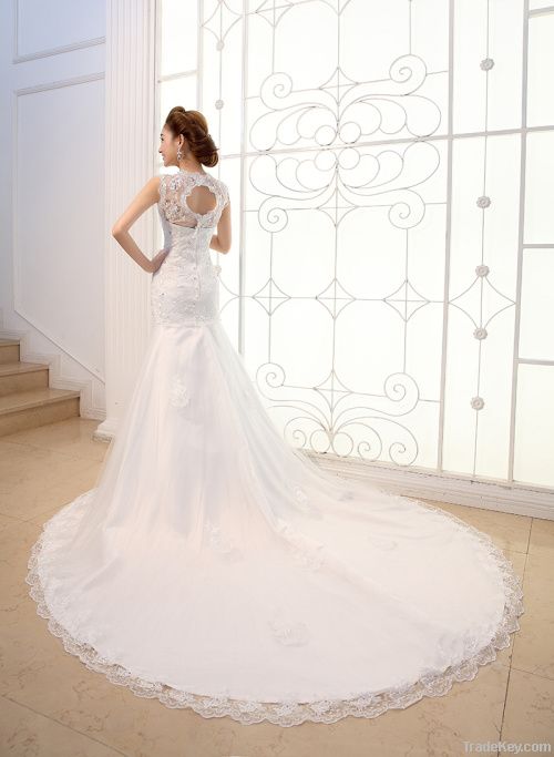 large tail wedding dress