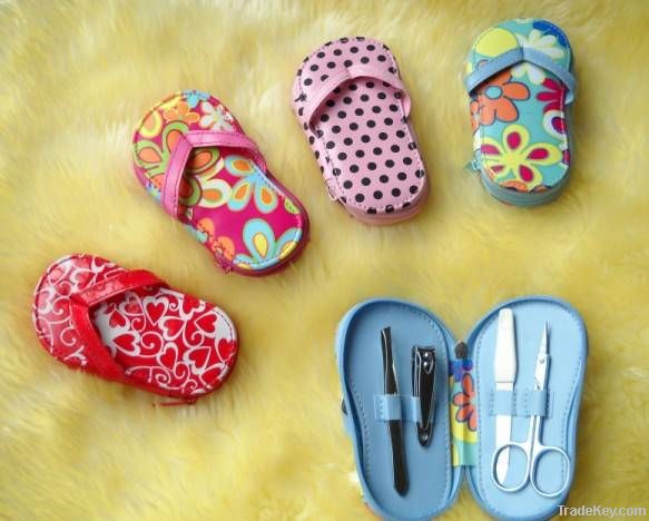 Flip flop manicure set