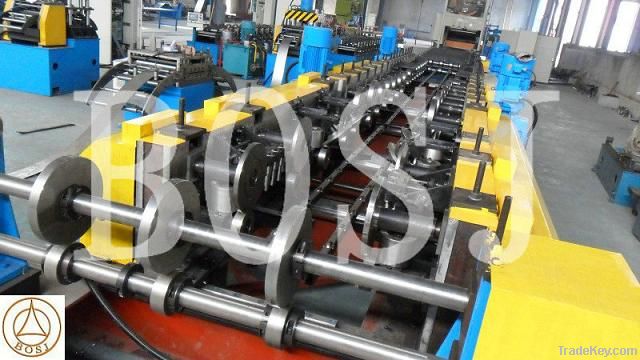 Cantilever type cable tray roll forming machine