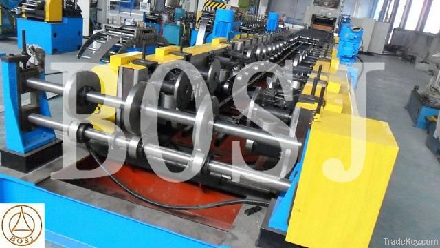 Cantilever type cable tray roll forming machine