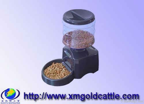 Automatic pet feeder