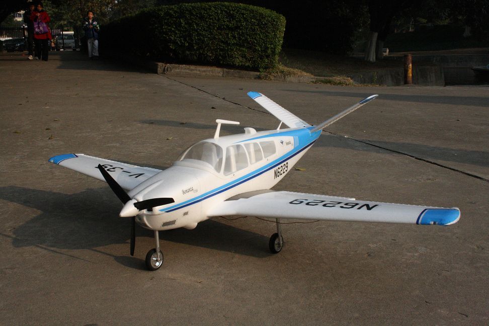 Bonanza V35 with retracts landing gear