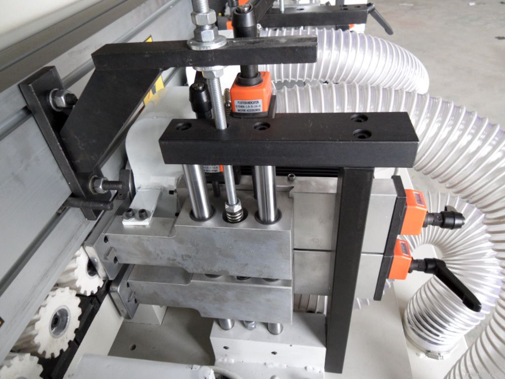 EDGE BANDING MACHINE