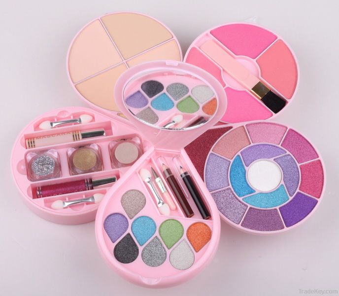 KMES brand makeup kit