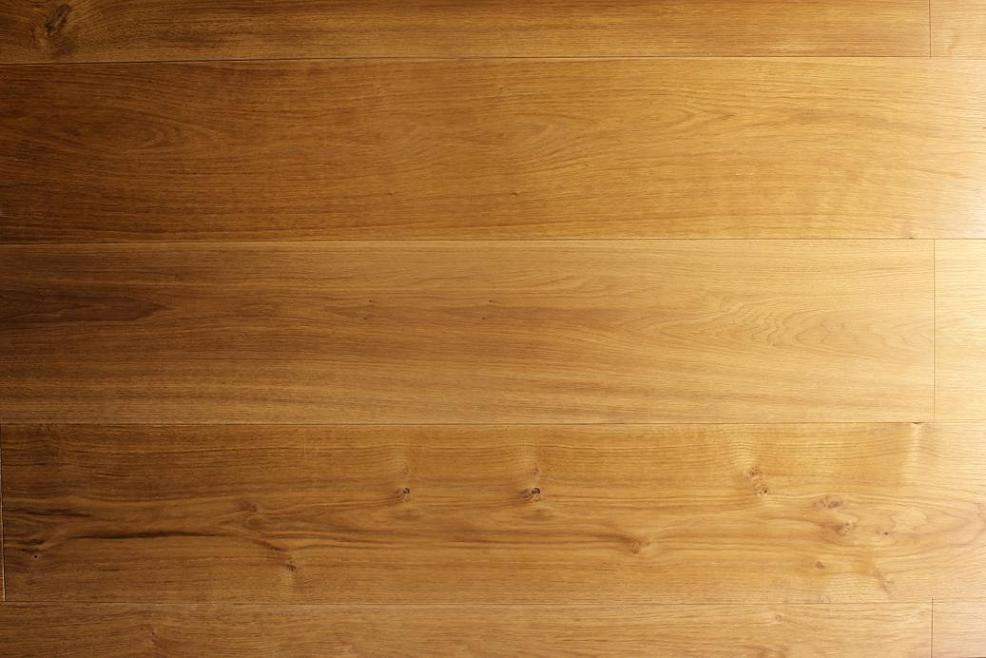 Oak  ENGINEERED FLOOR (UV oiled)