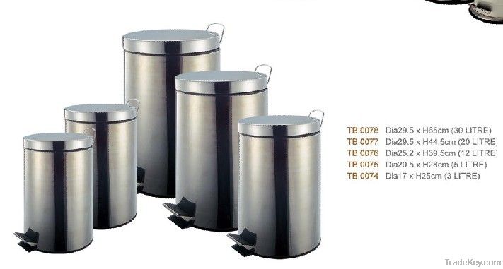 Stainless steel pedal trash bin