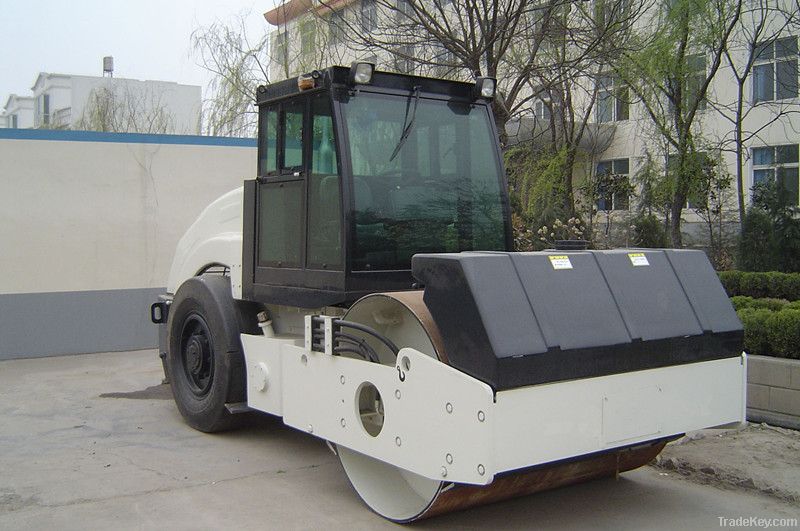 Mechanical drive 7 ton vibratory road roller